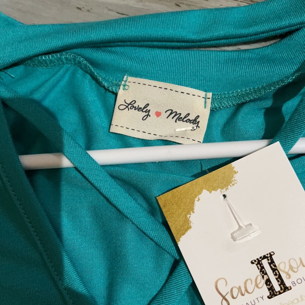 Turquoise Top - Picture 2 of 3